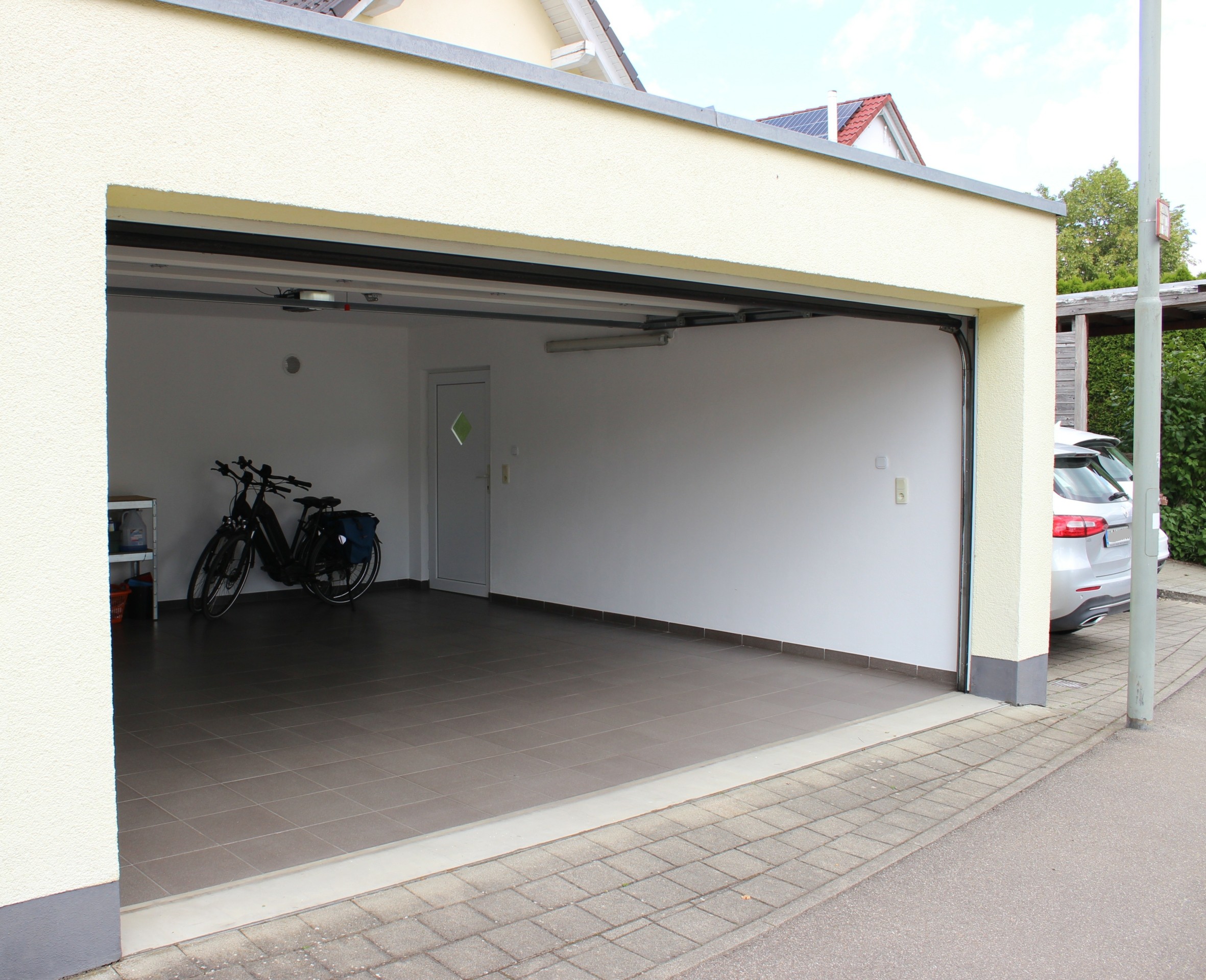 Außenansicht Garage